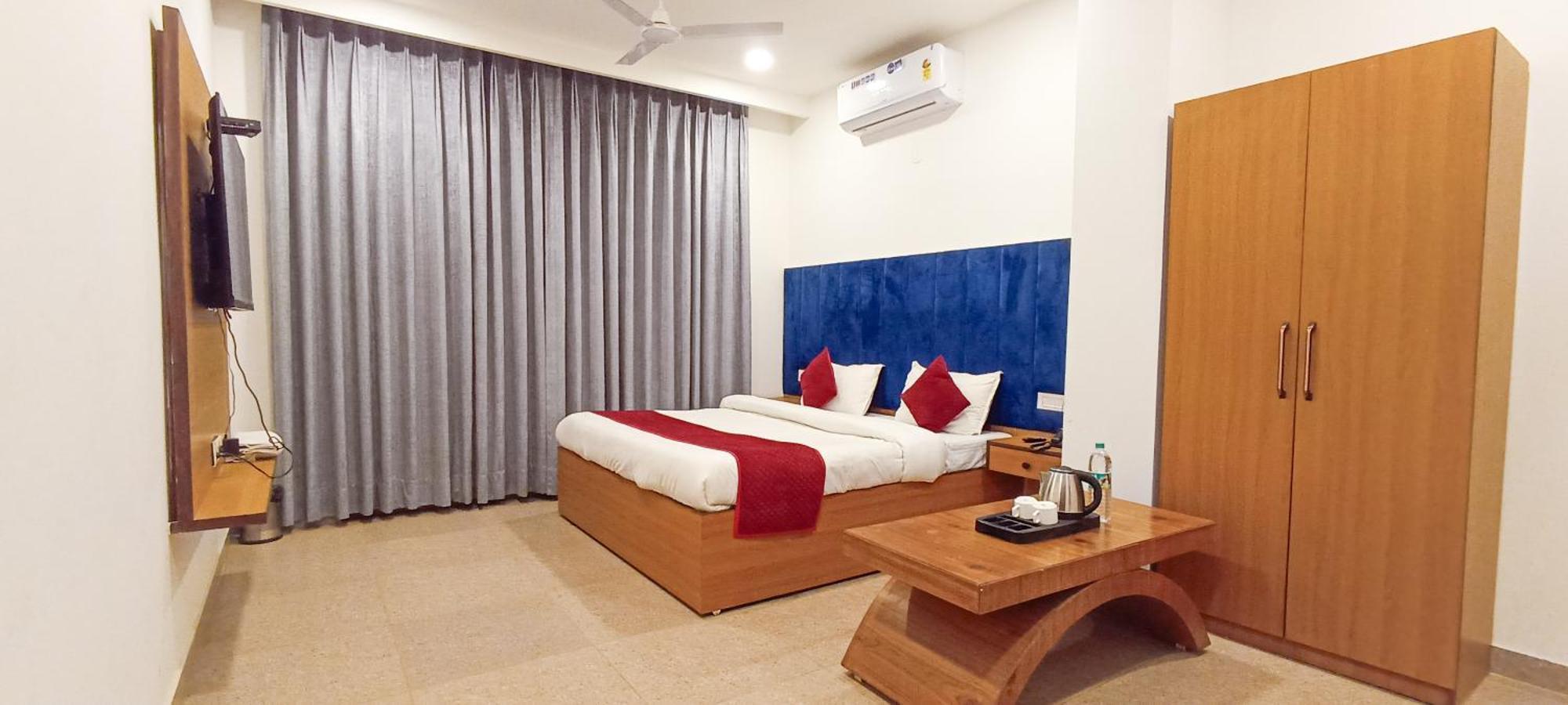 Hotel Lake View Chandīgarh エクステリア 写真