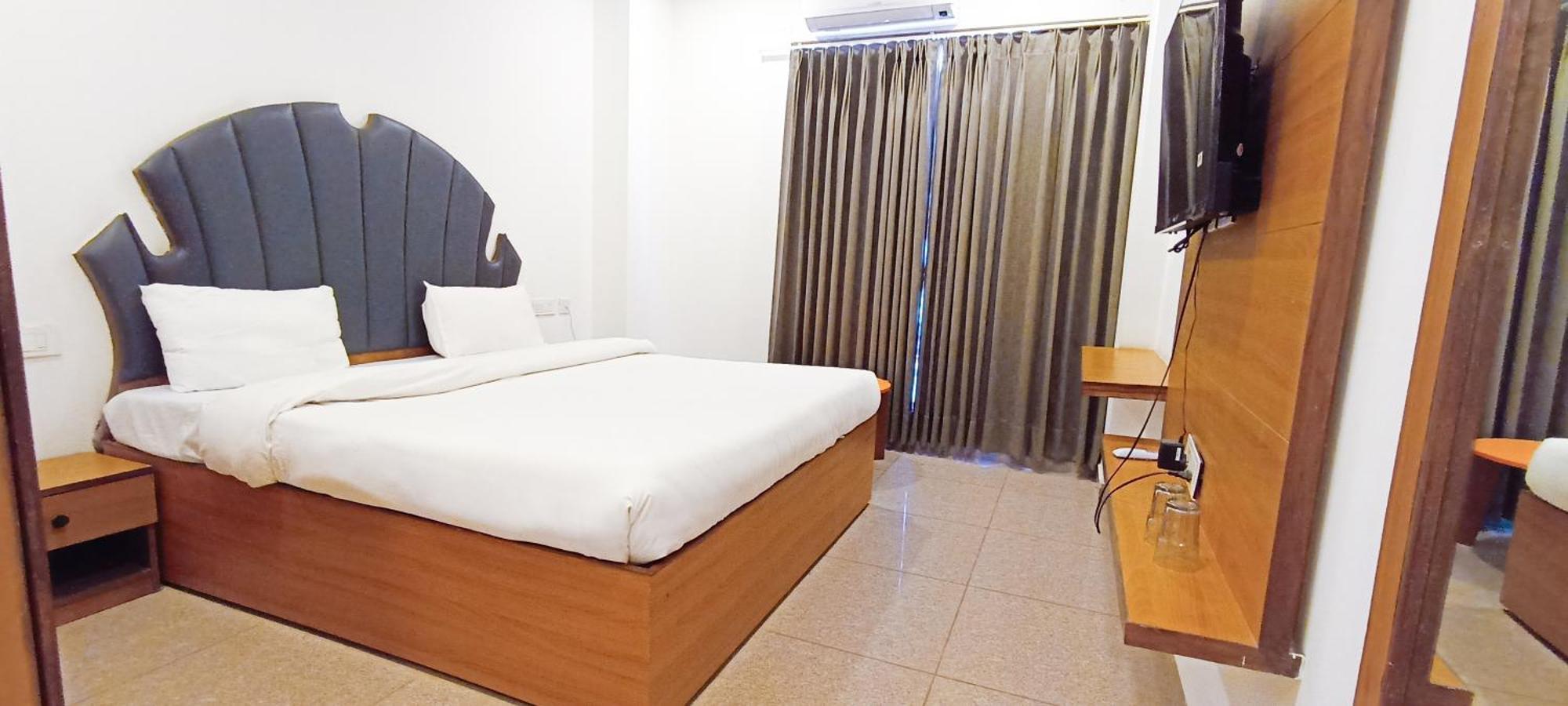 Hotel Lake View Chandīgarh エクステリア 写真